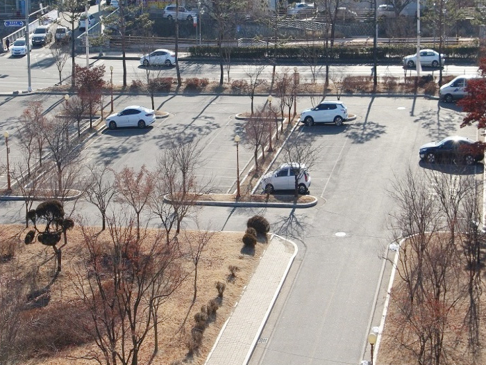 주차장 전경 이미지