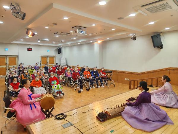 소리자래 특별문화공연 자원봉사 이미지